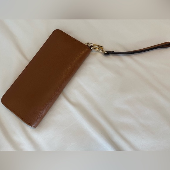 Michael Kors Leather Continental Wristlet - Picture 3 of 8